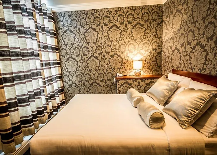 The Kildare Street By Thekeycollections