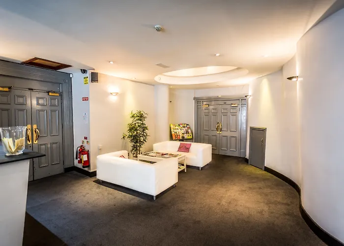 The Kildare Street By Thekeycollections Dublín